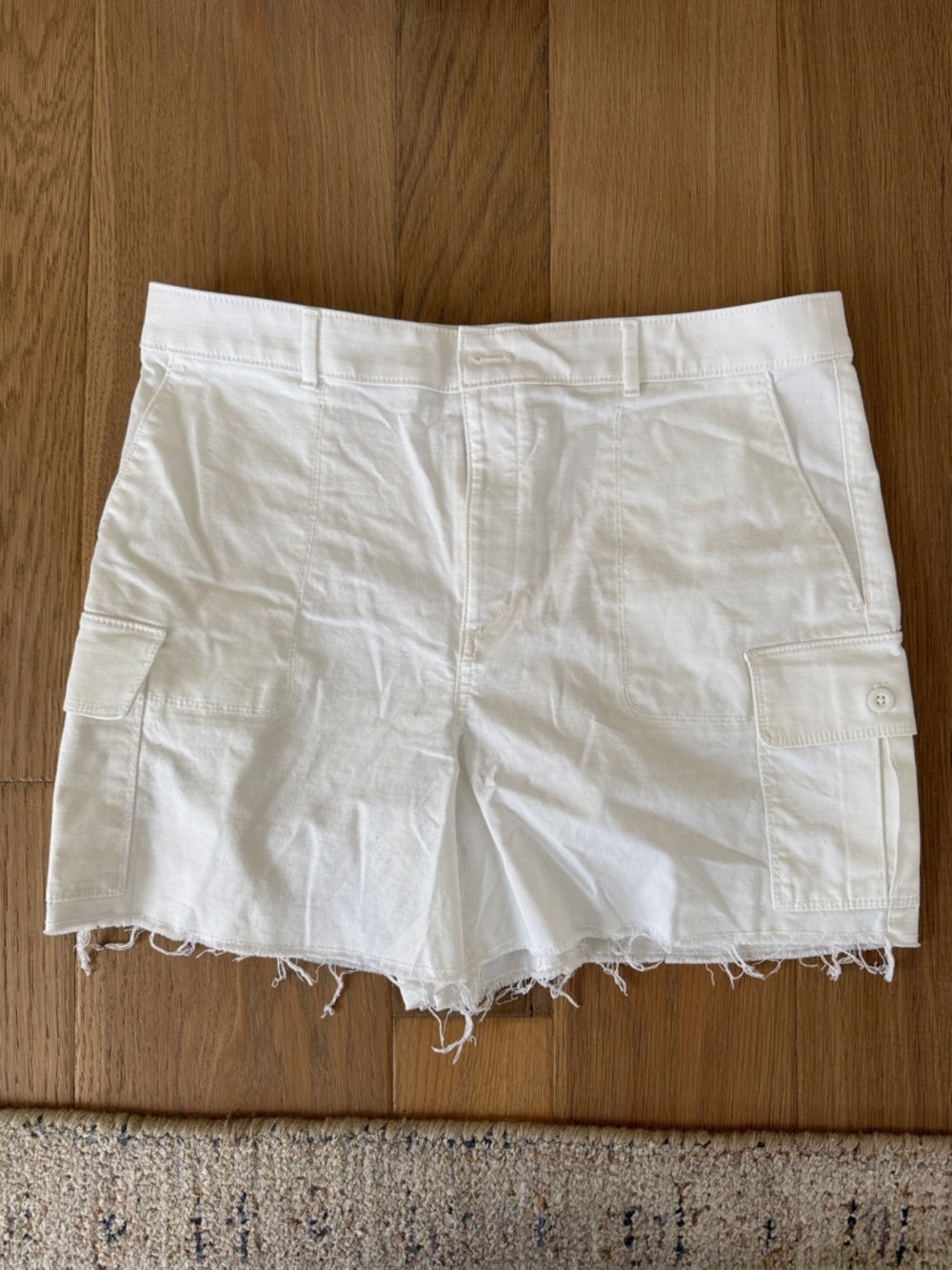 Loft White Women's Cargo Frayed Hem Shorts size 12